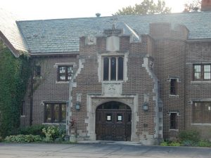 "Dr. Seward's Dracula" takes audiences through the Mayslake-Peabody Mansion in a forest preserve. Photo by Jodie Jacobs