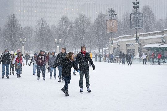 Ice skating at rink in Millennium Park (Photo courtesy of City of Chicago)