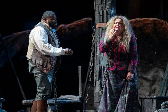 Russell Thomas and Jamie Barton in Il Trovatore (Todd Rosenberg photo)