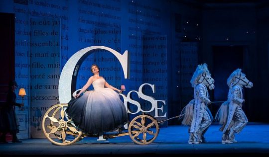 Siobhan Stagg in Cendrillon at the Lyric Opera
