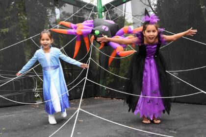 Lots of Howling photo spots to take photos at Boo at Brookfield Zoo. (Photo courtesy of Chicago Zoological society. 