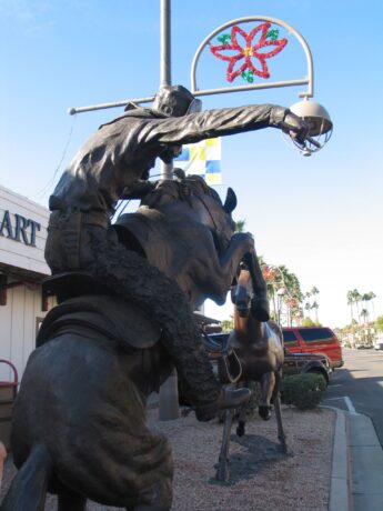 Old Scottsdale is a fun, historic lace to visit, eat and shop. J Jacobs phot o)